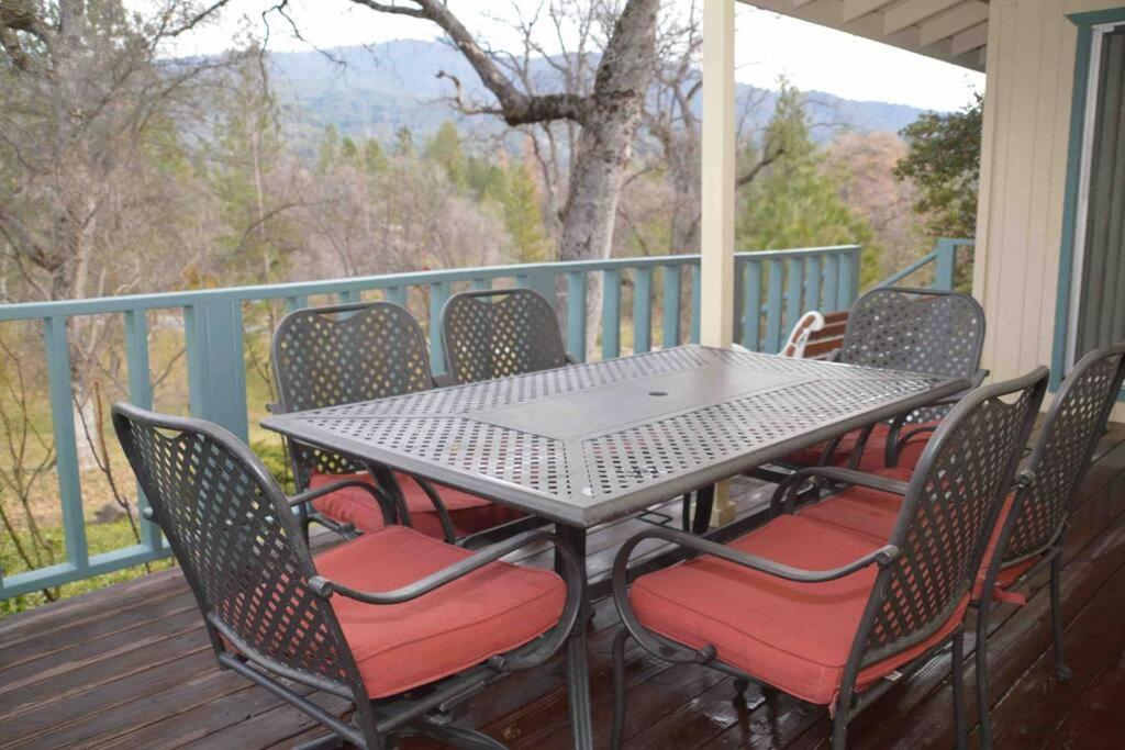Beautiful 3 Bedroom Home Located Near Yosemite آوكهيرست المظهر الخارجي الصورة